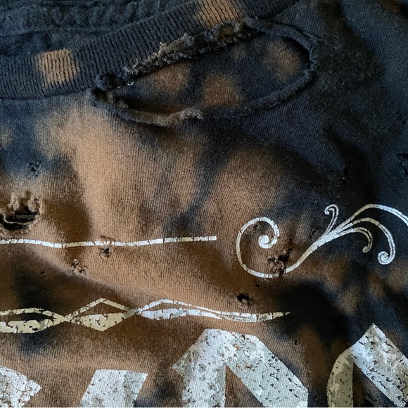 ⚡️ AC/DC bleached distressed licensed graphic tee - Picture 4 of 5